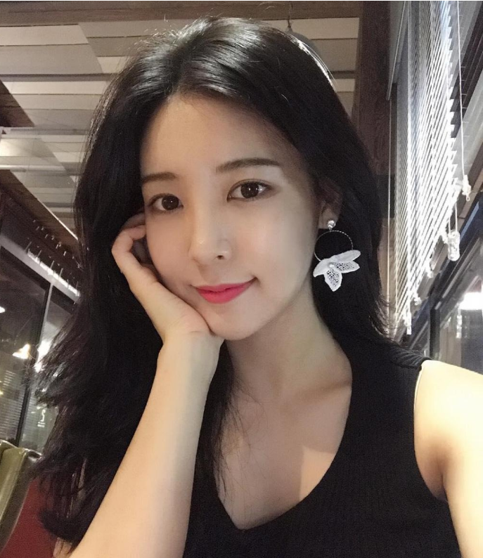 厦门清纯极品大长腿小仙女，床下清纯漂亮床上淫荡风Sao